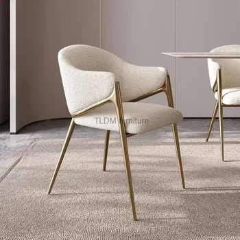 Легкий роскошный обеденный стул Постмодернистский минималистичный рабочий стул Скандинавский Итальянский стул для макияжа Модельная мебель для гостиной со спинкой